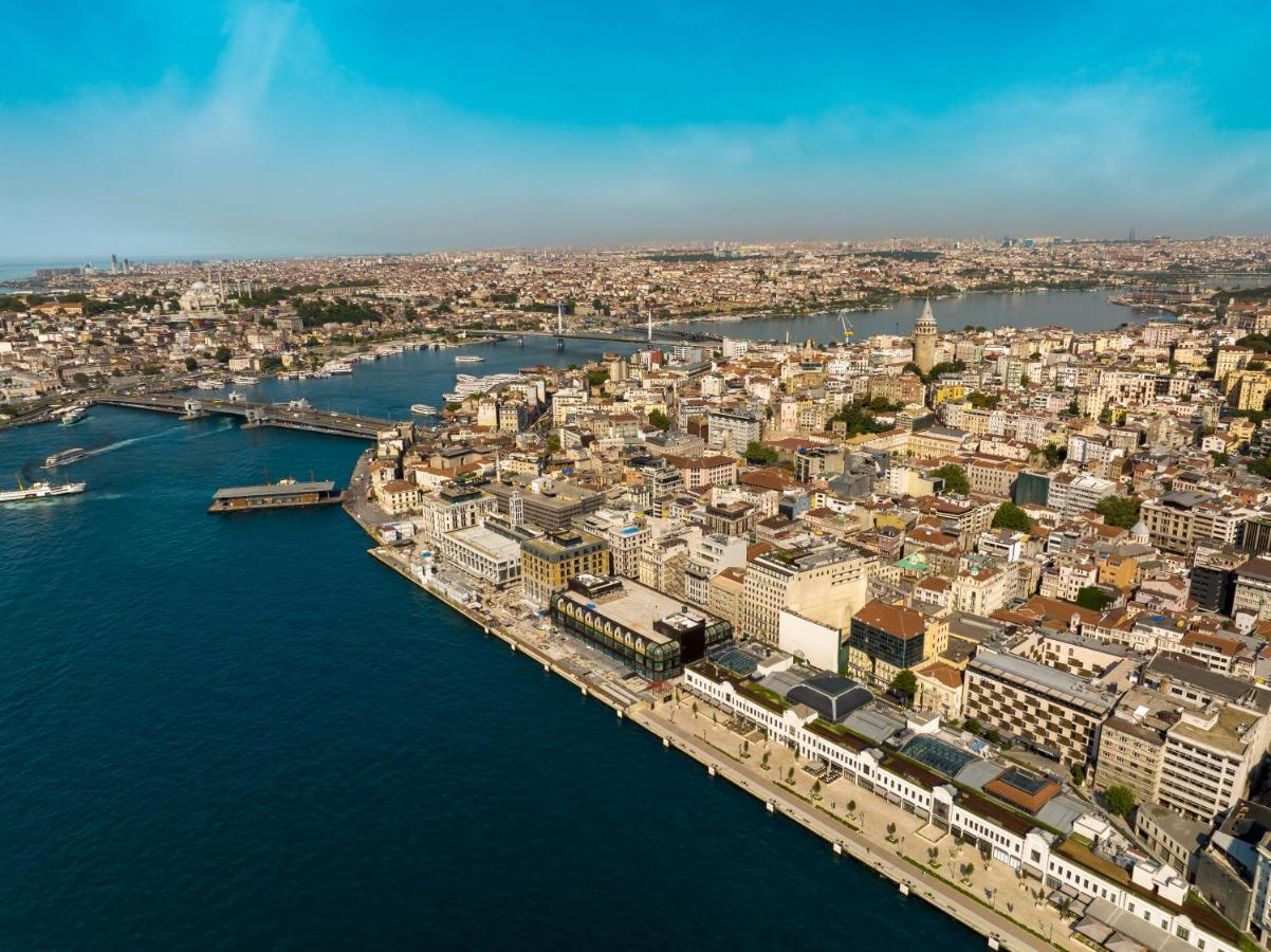 Novotel Istanbul Bosphorus Hotel Екстер'єр фото Aerial view of Piraeus
