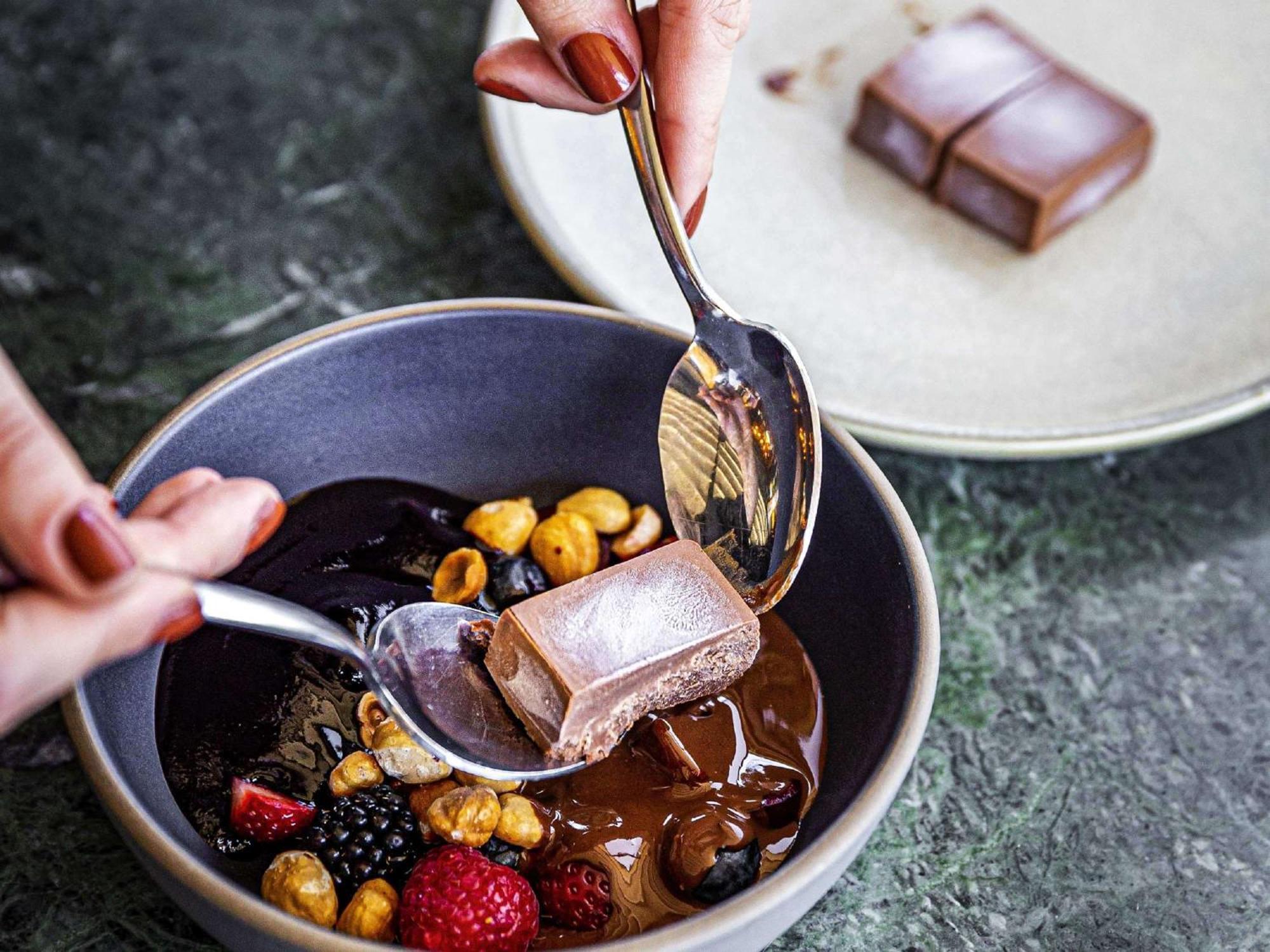 Novotel Istanbul Bosphorus Hotel Екстер'єр фото Chocolate ice cubes