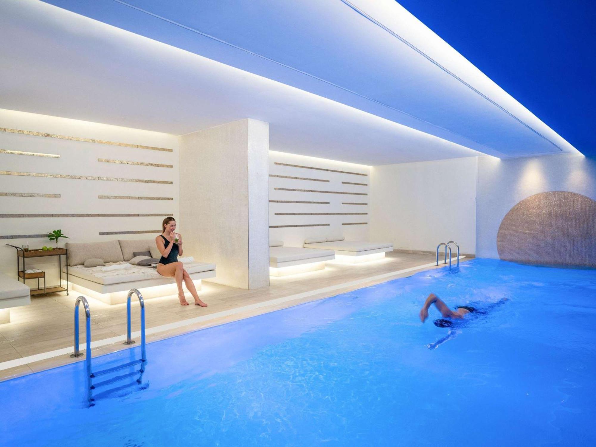 Novotel Istanbul Bosphorus Hotel Екстер'єр фото The Spa at The Westin Palace, Madrid
