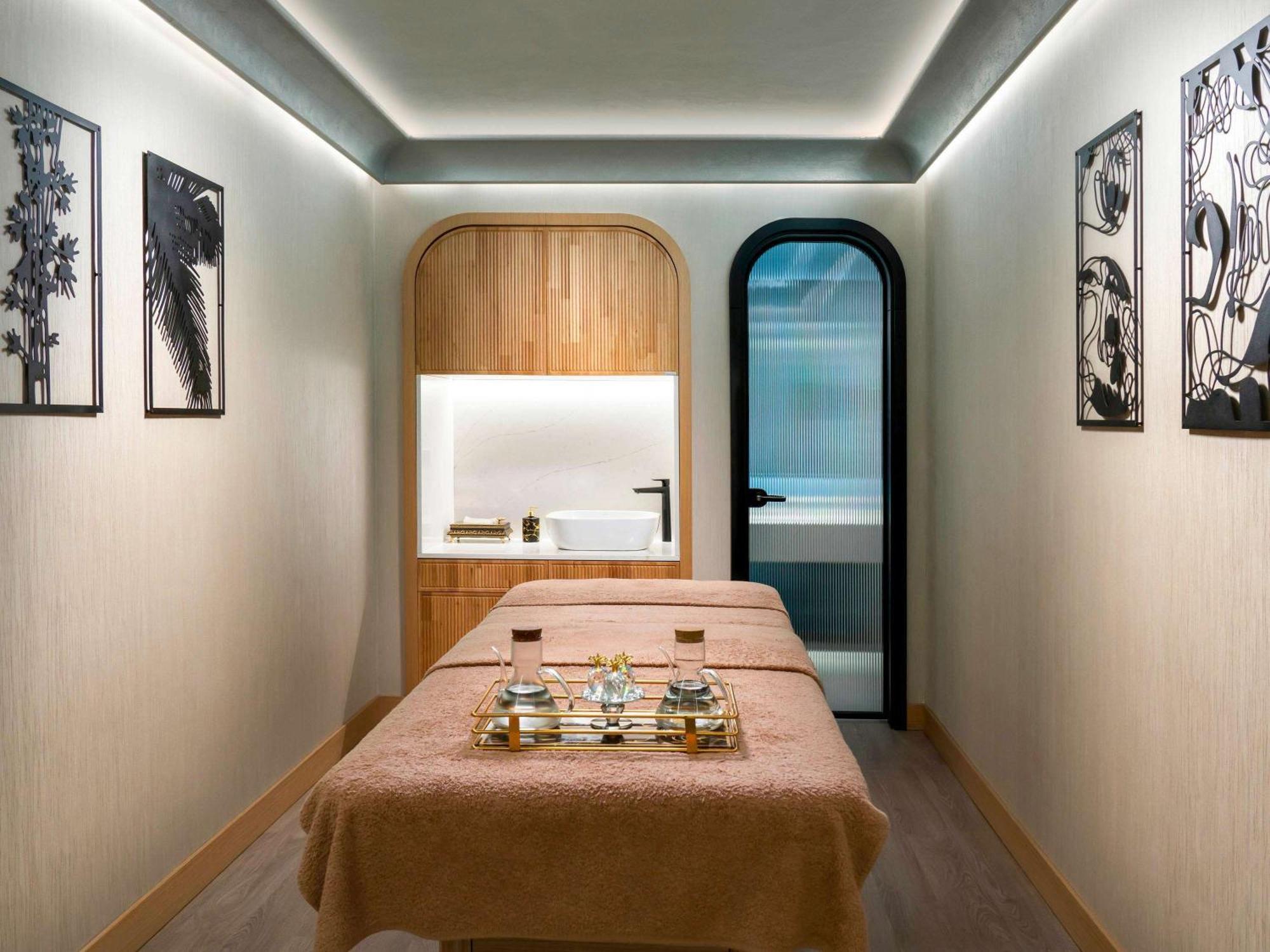 Novotel Istanbul Bosphorus Hotel Екстер'єр фото Treatment room