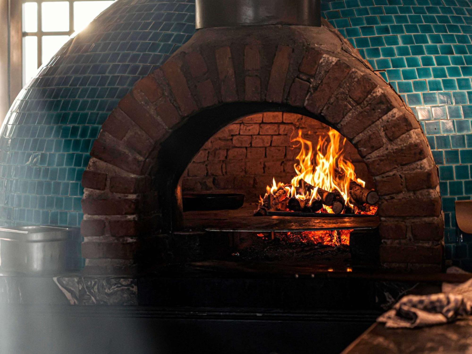 Novotel Istanbul Bosphorus Hotel Екстер'єр фото Wood-burning oven